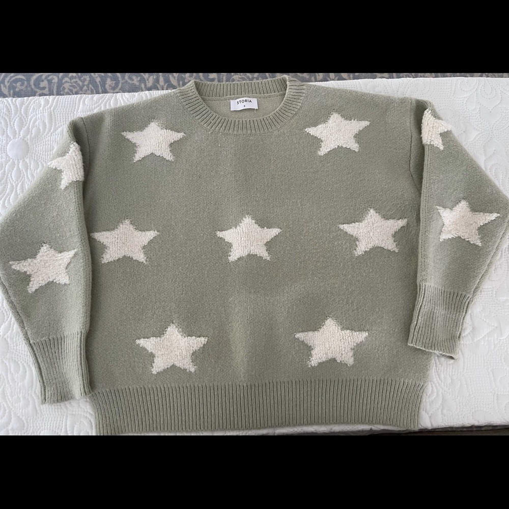 Storia Clothing Light Green with Cream Stars Sweater, Size S